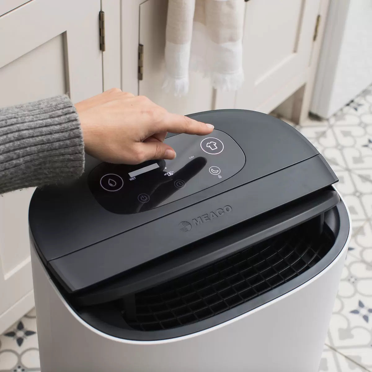 MeacoDry Arete® Two 18L Dehumidifier & Air Purifier, 2 VARITIES