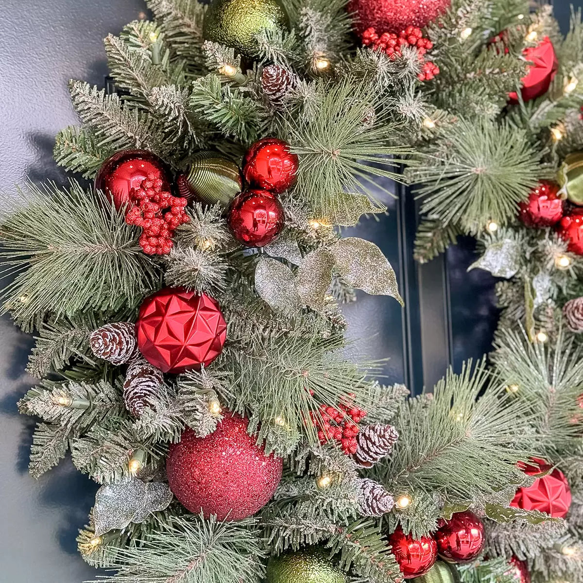PRELIT 30 inch (76cm) Christmas Decorated Wreath with 50 LED Lights
