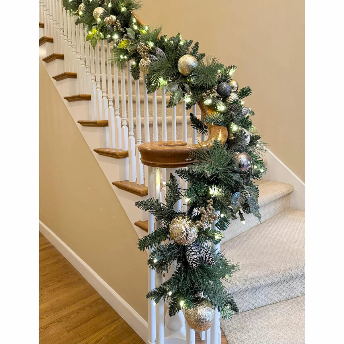 Pre-lit 9 ft Christmas Artificial Garland With Twinkling LED Lights