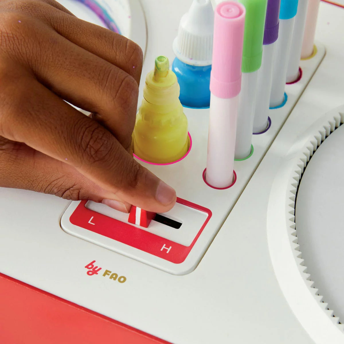 FAO Schwarz Spin & Twist 3D Art with LED Lights (6+ Years)