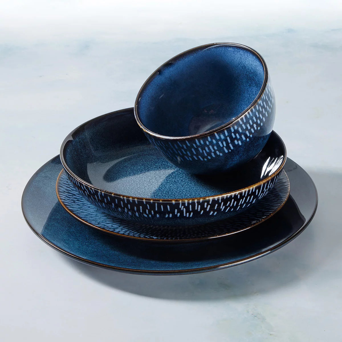 Laurie Gates Catalina Dinnerware Set, 16 Piece in 2 Colours